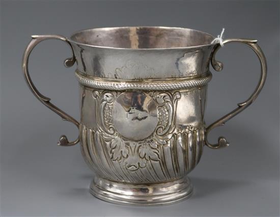 A George II silver tw handled porringer, Gabriel Sleath, London, 1731, 15 oz.